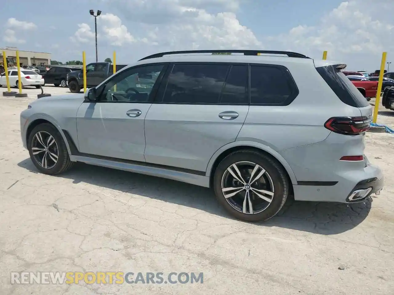 2 fotografías del automóvil dañado 5UX23EM0XS9Z52122 BMW X7 2025