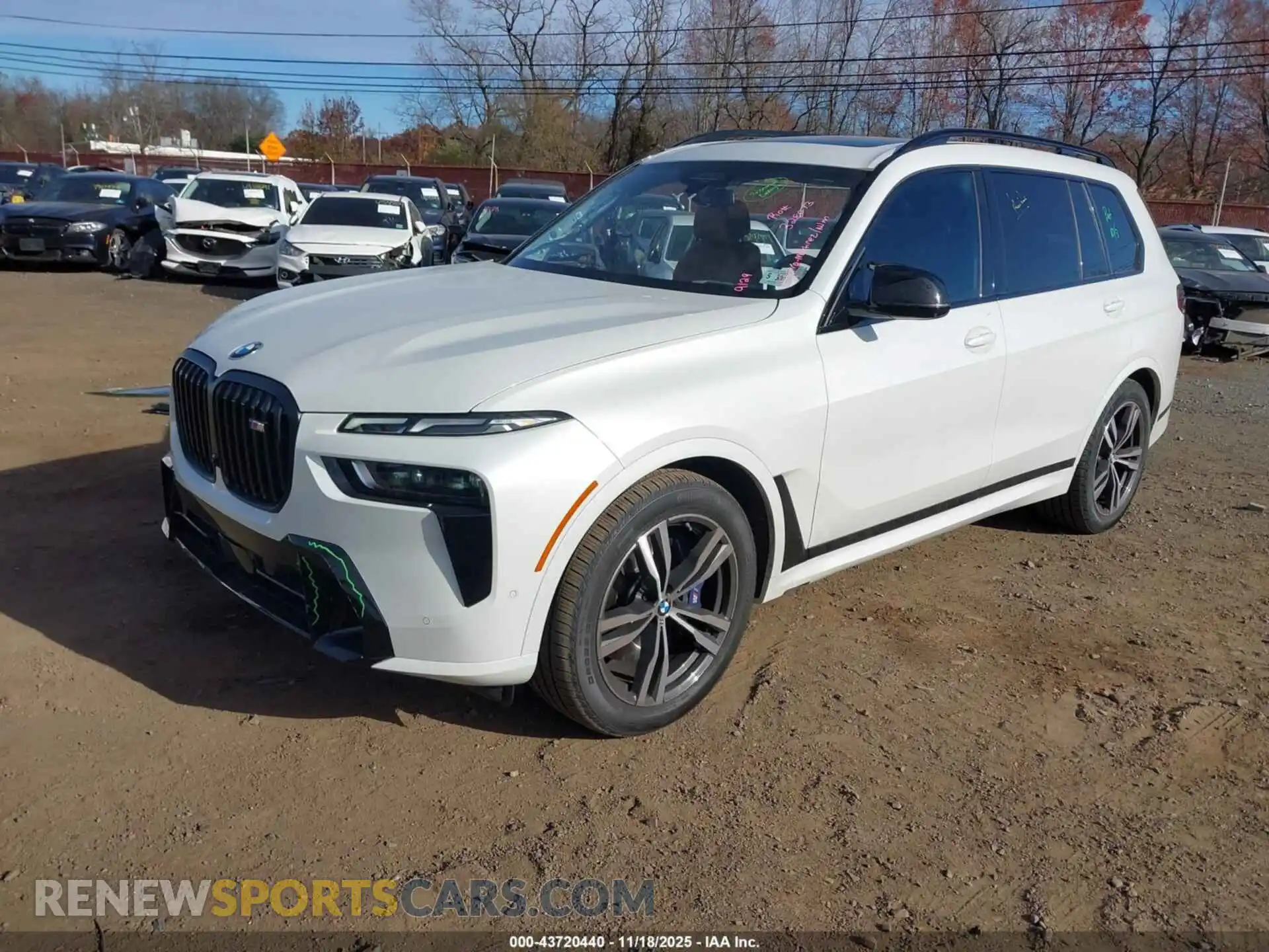 2 Photograph of a damaged car 5UX33EM06S9Z55281 BMW X7 2025
