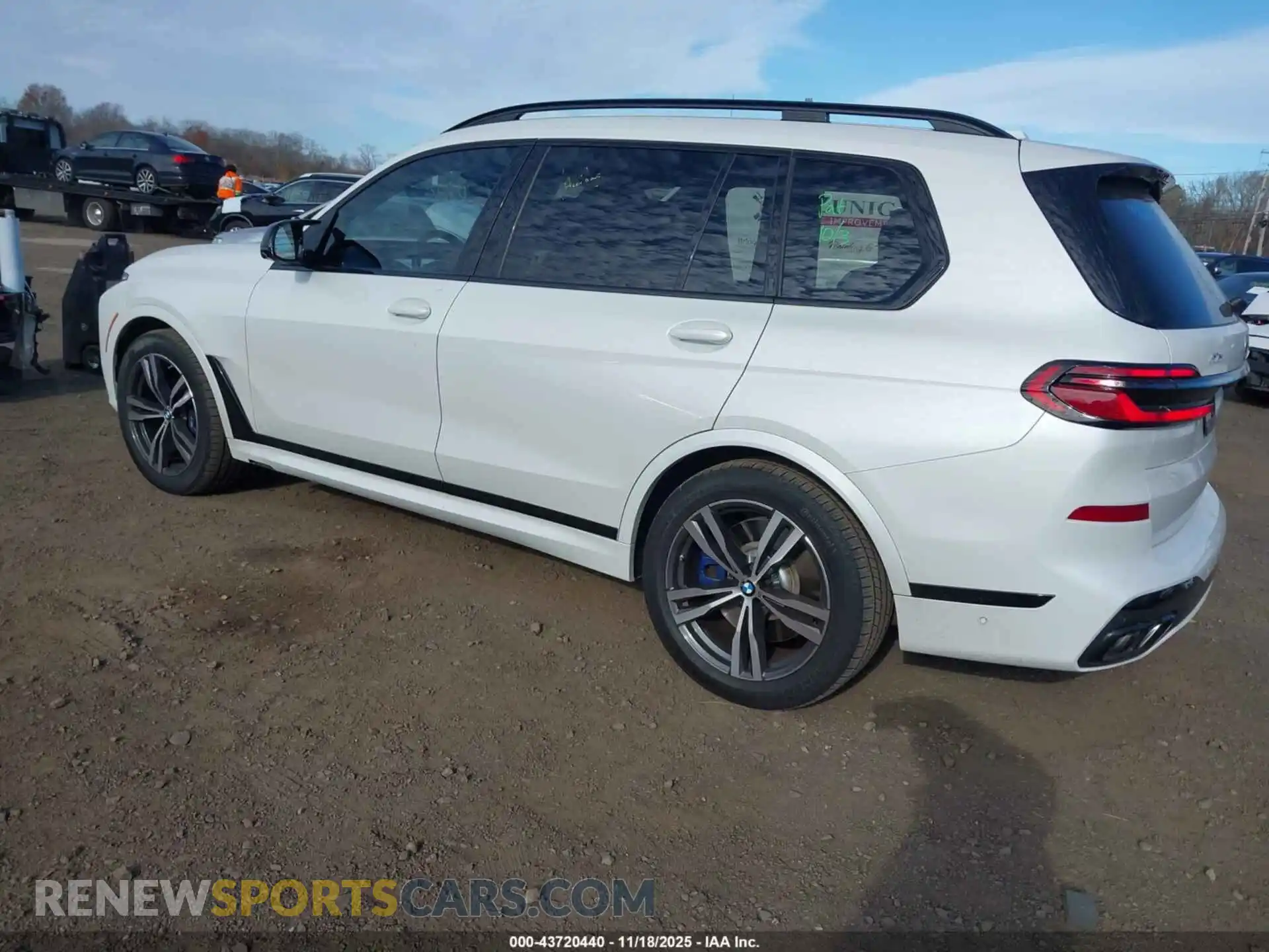 3 Photograph of a damaged car 5UX33EM06S9Z55281 BMW X7 2025