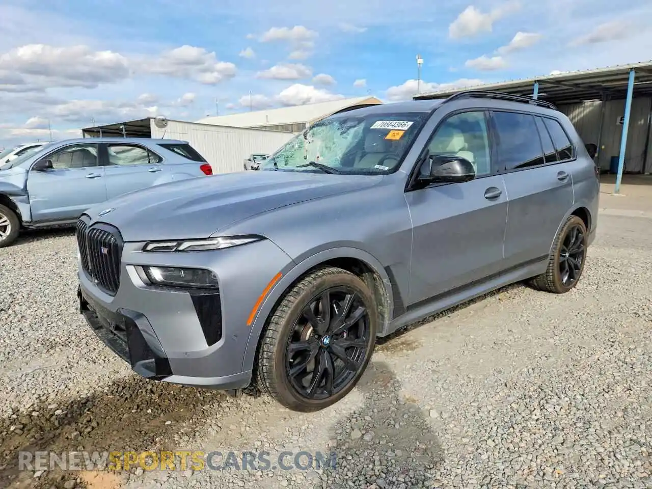 1 Photograph of a damaged car 5UX33EM08S9Y52072 BMW X7 2025