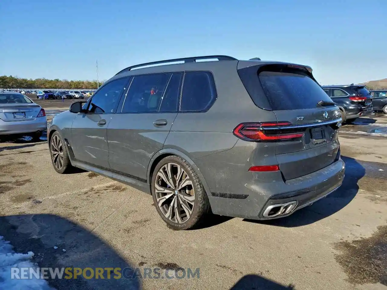 2 Photograph of a damaged car 5UX33EM09S9Z58501 BMW X7 2025