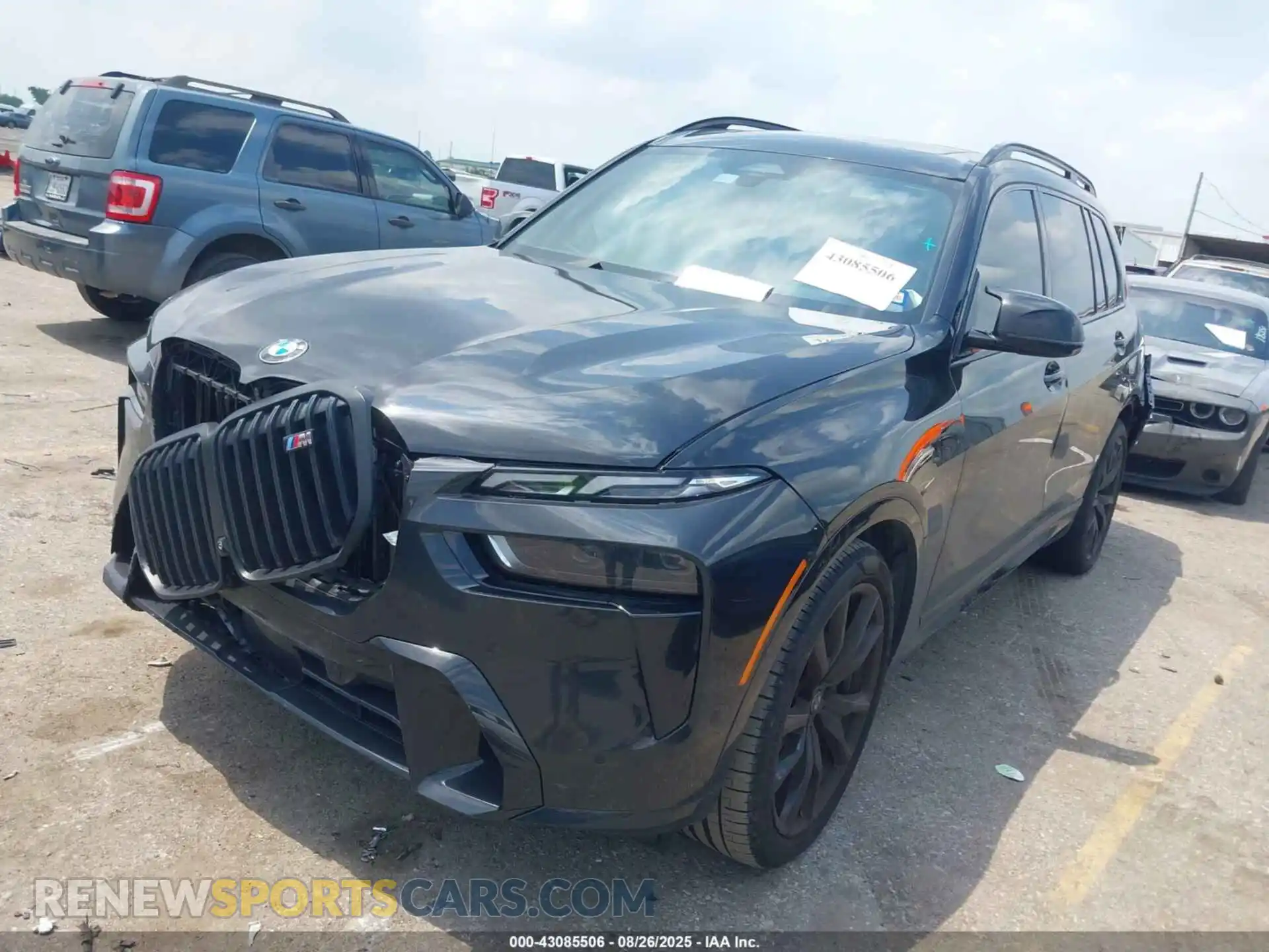 2 Photograph of a damaged car 5UX33EM0XS9X98841 BMW X7 2025