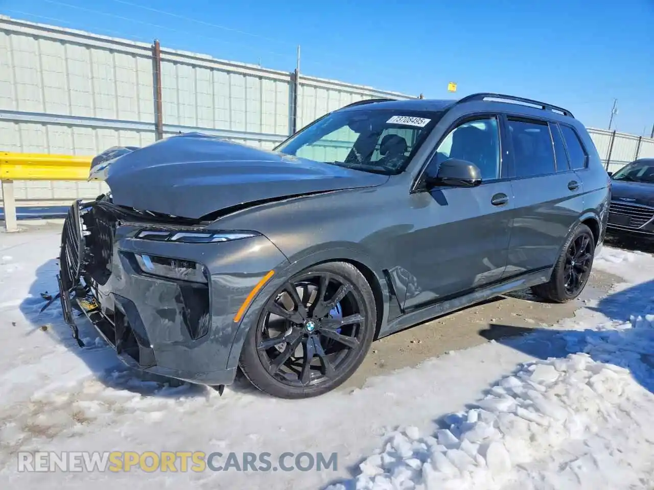 1 Фотография поврежденного автомобиля 5UX23EM00T9101786 BMW X7 2026