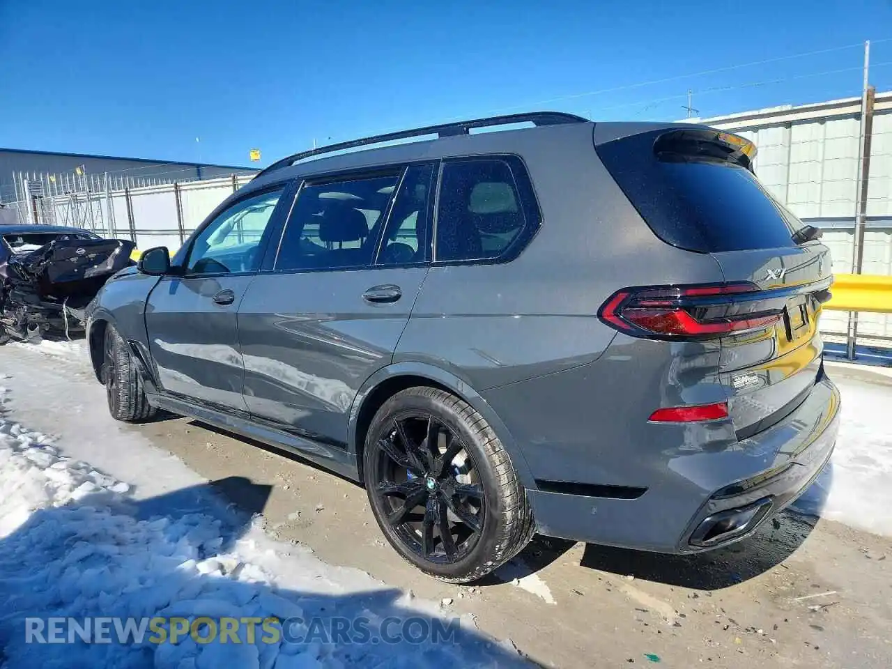 2 Фотография поврежденного автомобиля 5UX23EM00T9101786 BMW X7 2026