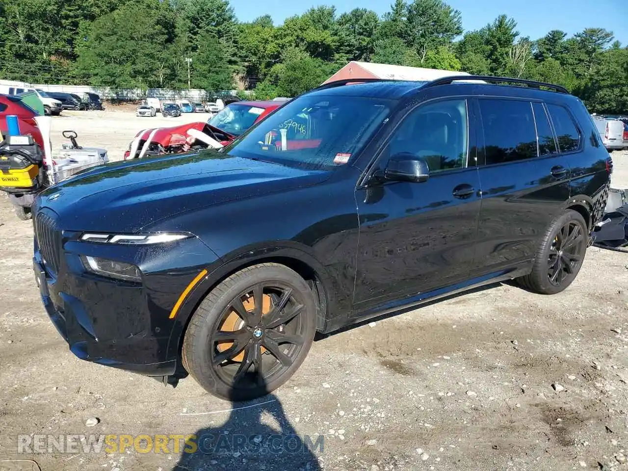 1 Photograph of a damaged car 5UX23EM00T9152754 BMW X7 2026