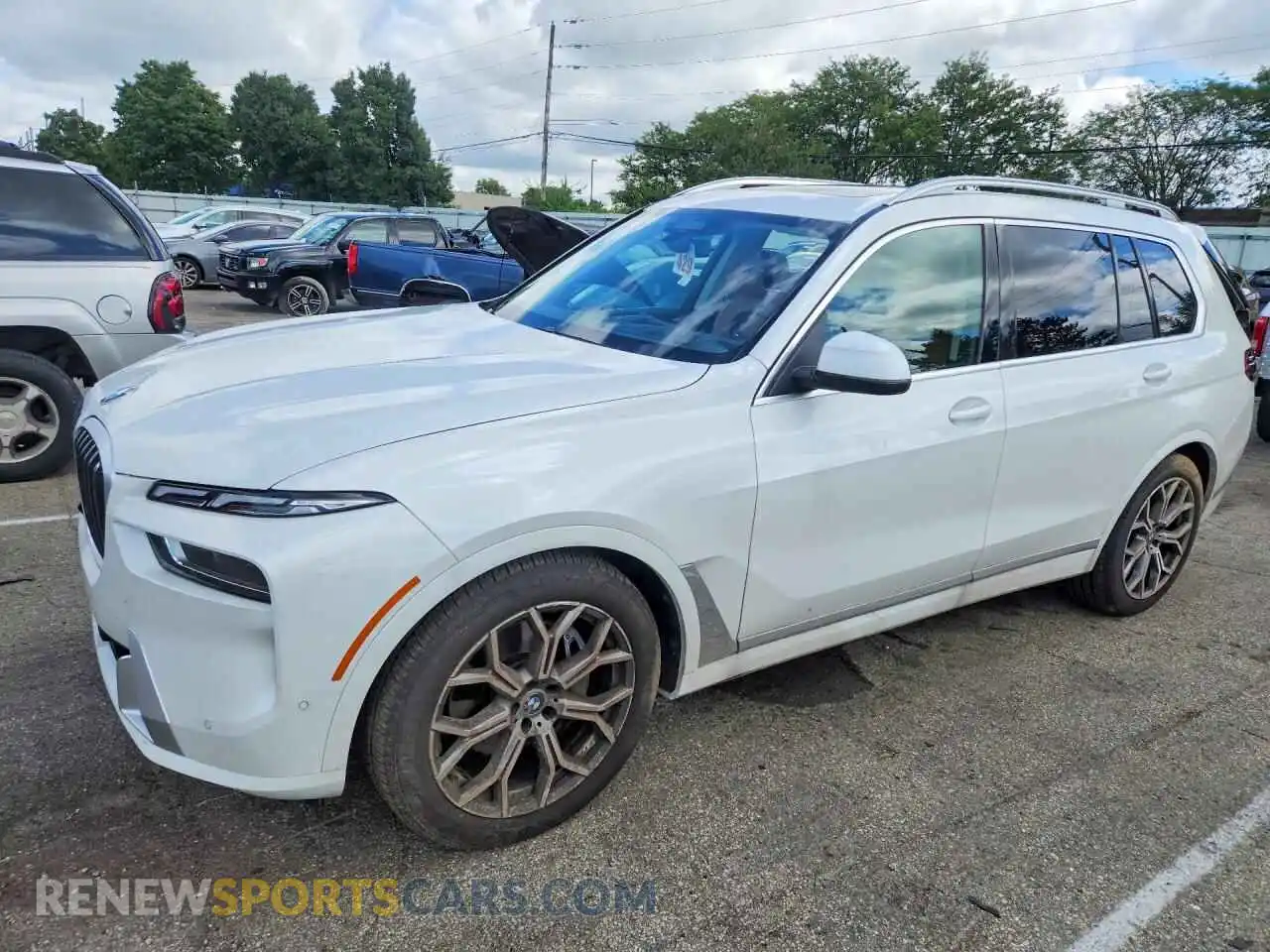 1 fotografías del automóvil dañado 5UX23EM00T9351237 BMW X7 2026