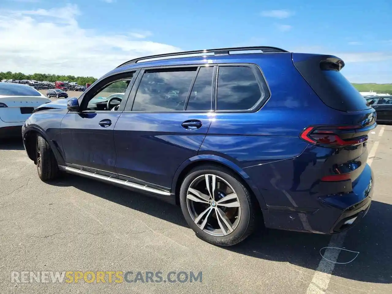 2 Photograph of a damaged car 5UX23EM04T9323456 BMW X7 2026