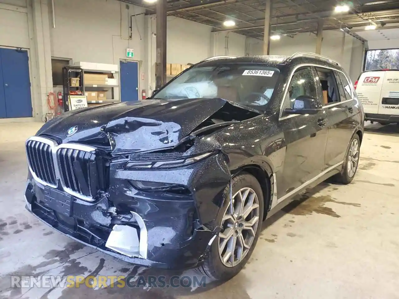 1 Photograph of a damaged car 5UX23EM05T9024400 BMW X7 2026
