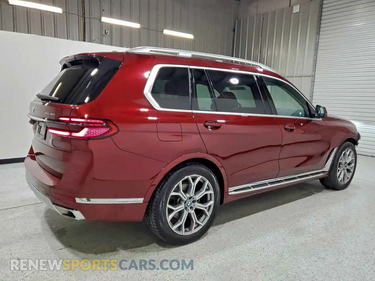 3 Photograph of a damaged car 5UX23EM09T9065614 BMW X7 2026
