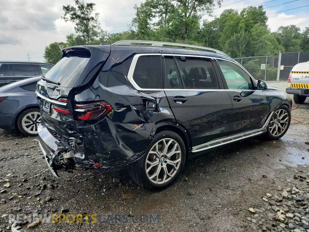 3 Photograph of a damaged car 5UX23EM02V9514442 BMW X7 2027
