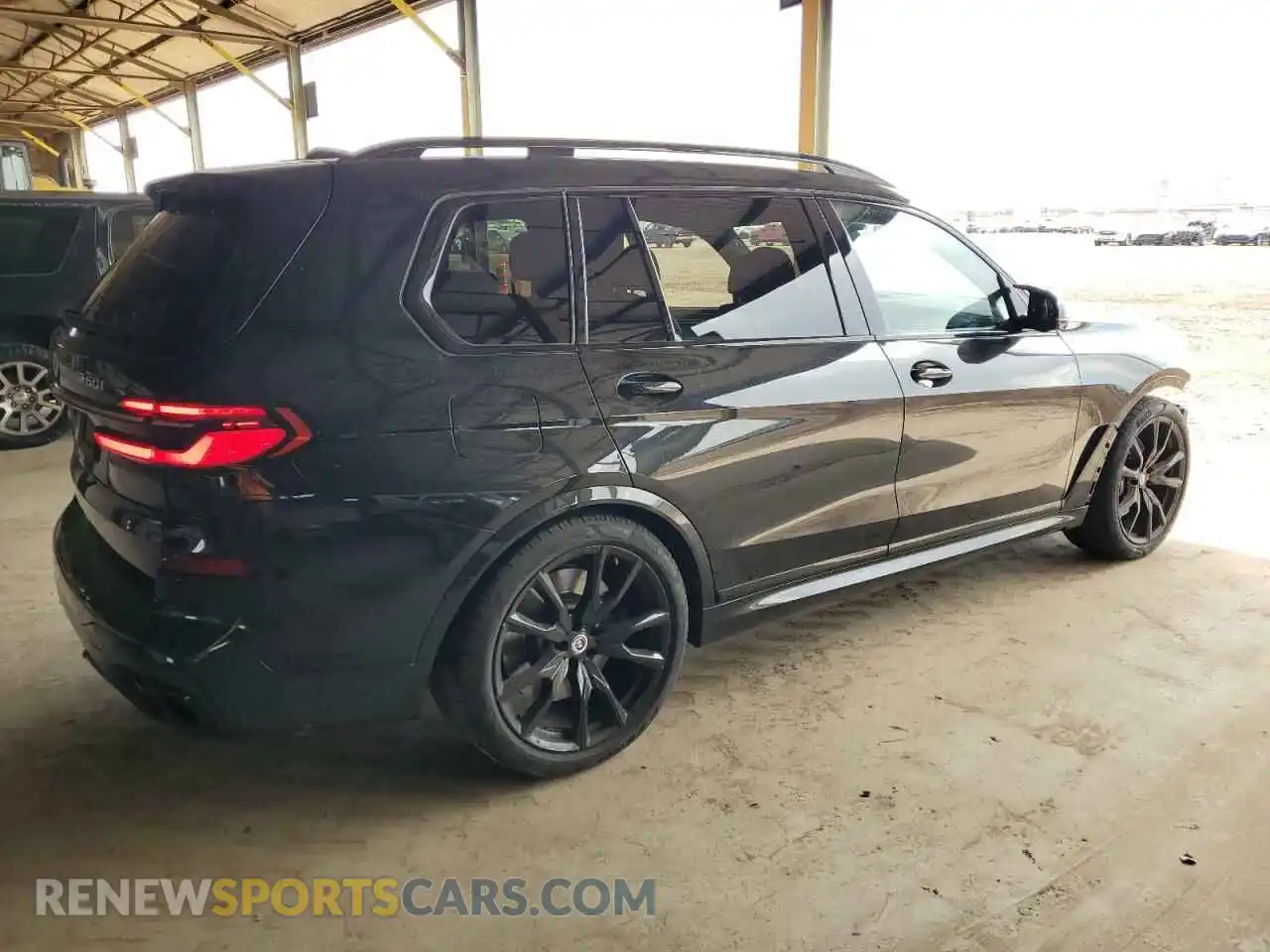 3 Photograph of a damaged car 5UX33EM01P9N65972 BMW X7 M60I 2023