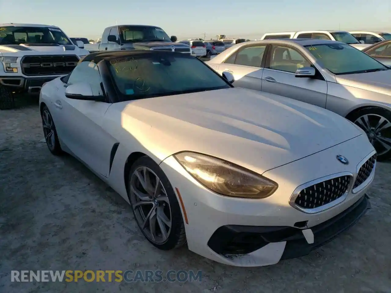 1 Photograph of a damaged car WBAHF3C55KWW44925 BMW Z4 2019