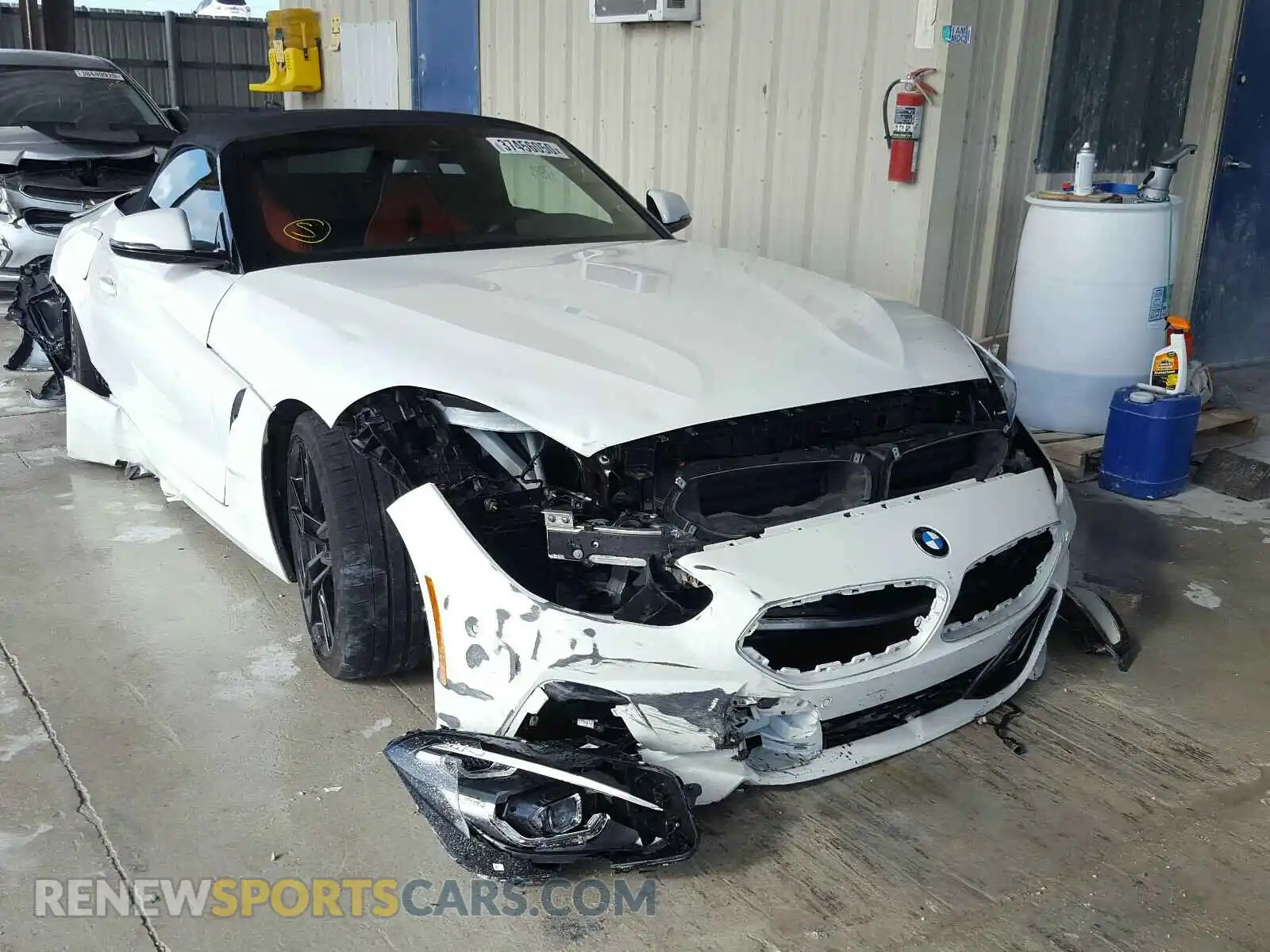 1 Photograph of a damaged car WBAHF3C59KWW46189 BMW Z4 2019