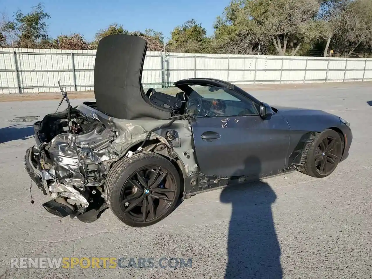 3 Photograph of a damaged car WBAHF9C0XLWW63754 BMW Z4 2020