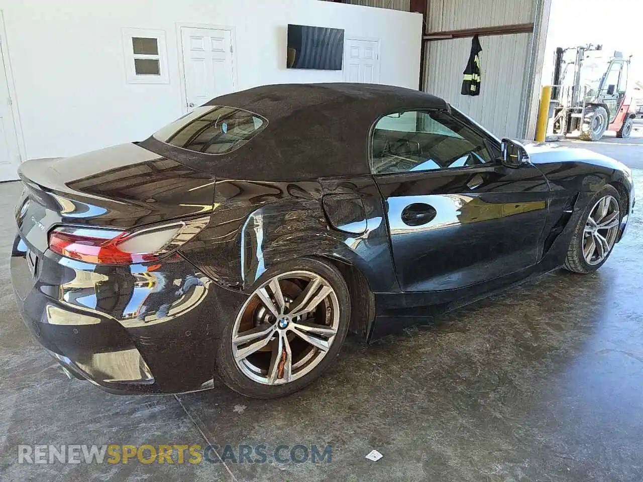 3 Photograph of a damaged car WBAHF3C01SWY40624 BMW Z4 2025
