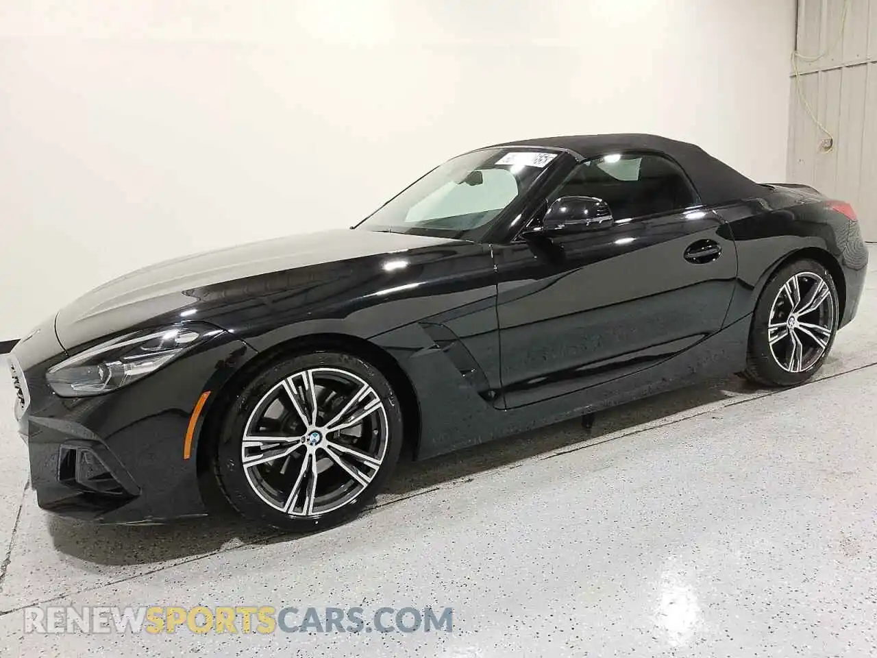 1 Photograph of a damaged car WBAHF3C03SWY44285 BMW Z4 2025