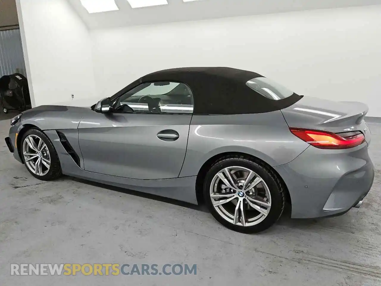 2 Photograph of a damaged car WBAHF3C04SWY38818 BMW Z4 2025
