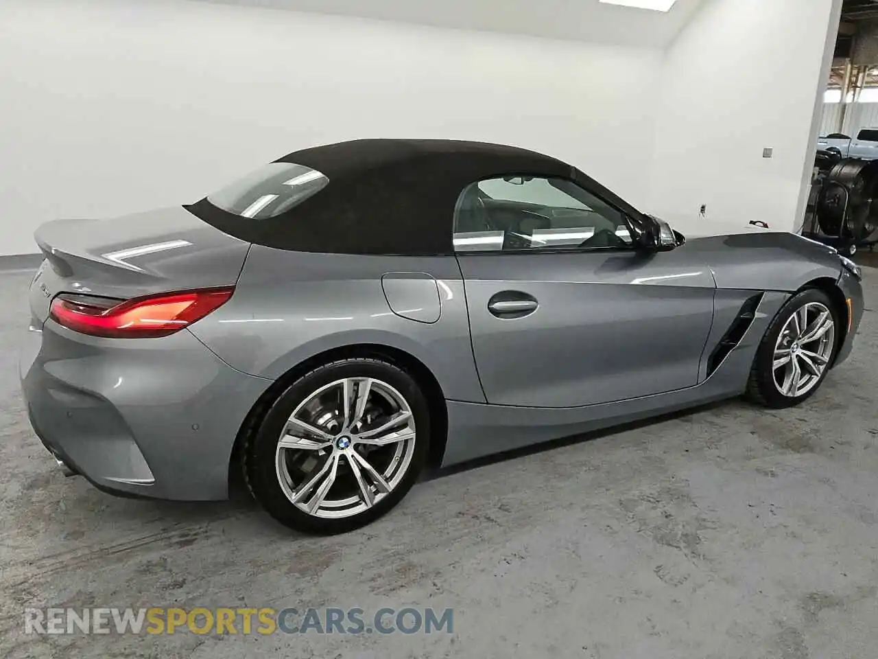3 Photograph of a damaged car WBAHF3C04SWY38818 BMW Z4 2025