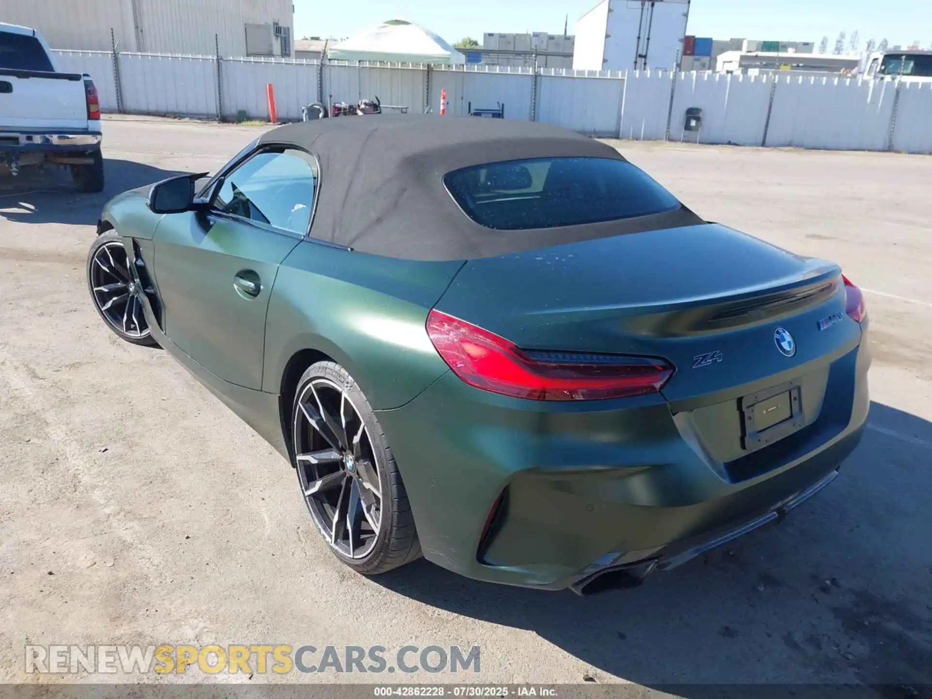 3 fotografías del automóvil dañado WBAHF9C04SWY38921 BMW Z4 2025