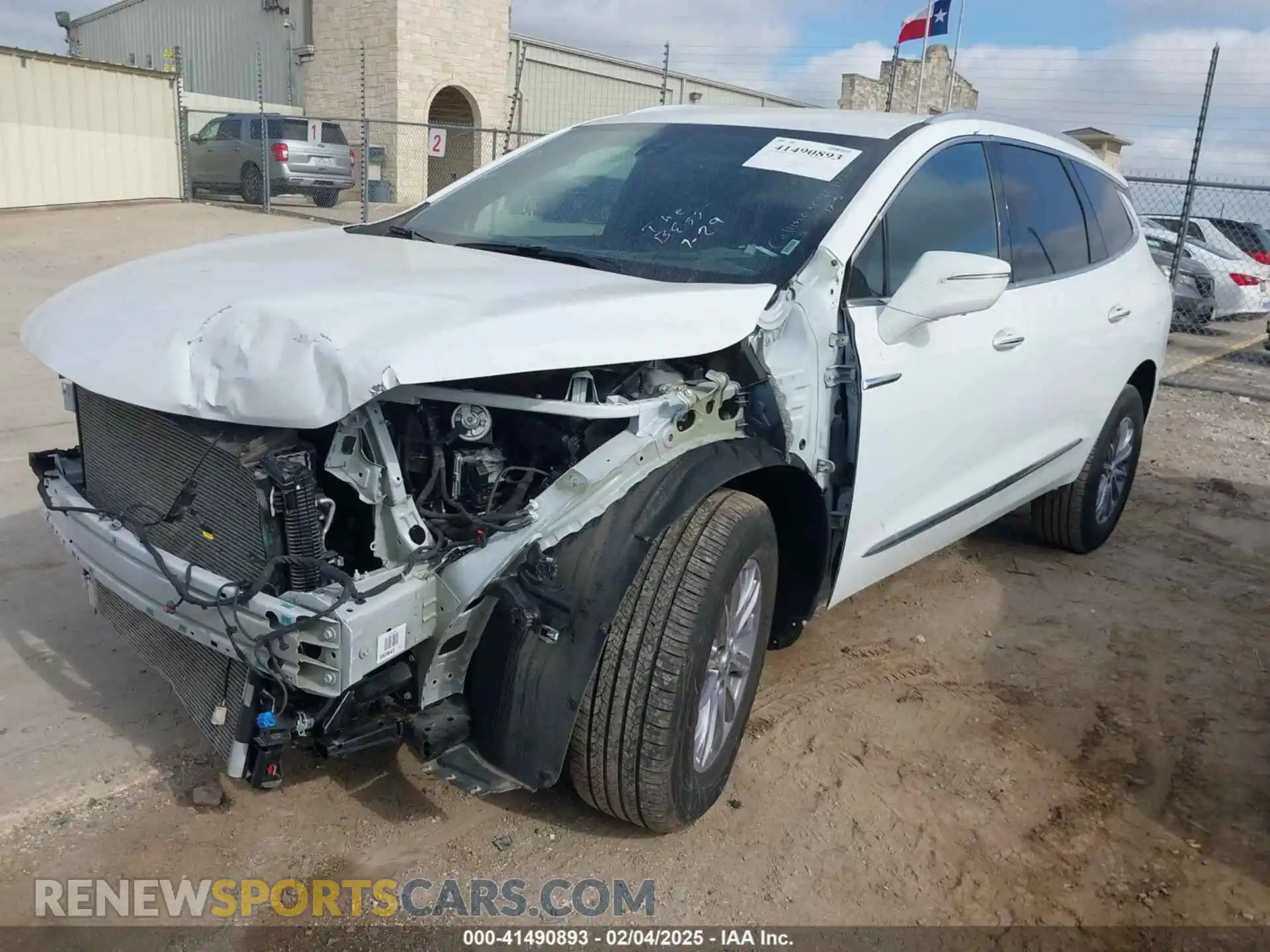 2 Фотография поврежденного автомобиля 5GAEVBKW4RJ124690 BUICK ENCLAVE 2024