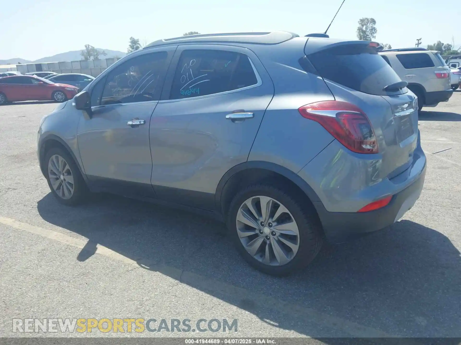 3 fotografías del automóvil dañado KL4CJASB8KB718105 BUICK ENCORE 2019