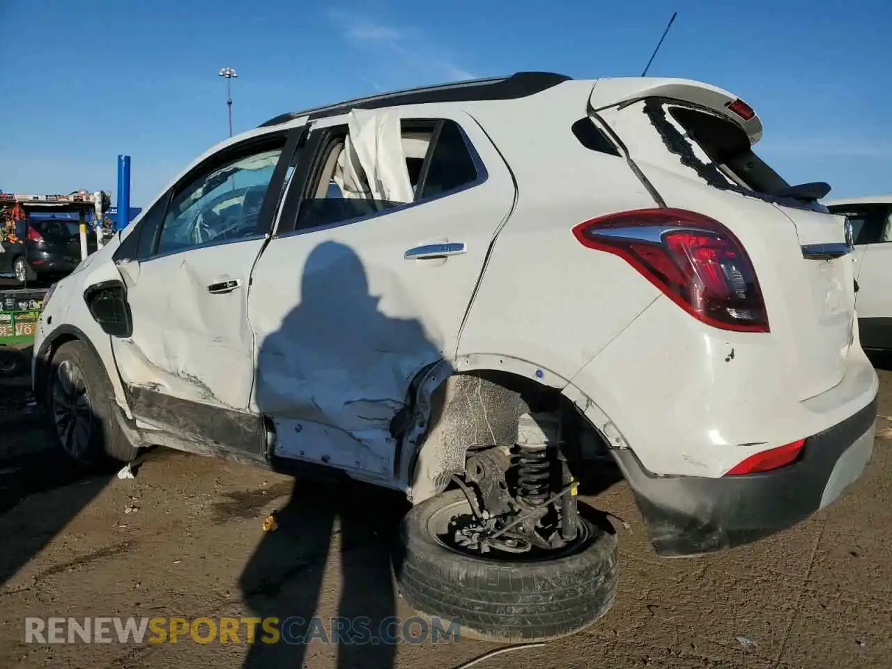 2 Фотография поврежденного автомобиля KL4CJASBXLB072132 BUICK ENCORE 2020