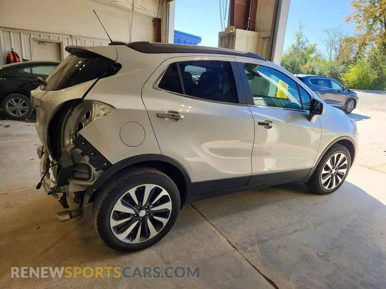 3 Фотография поврежденного автомобиля KL4CJASBXMB323555 BUICK ENCORE 2021