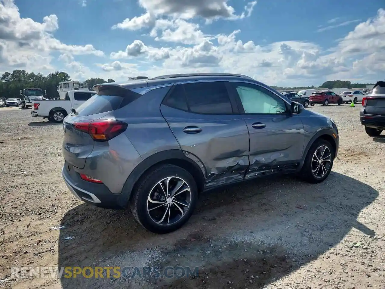 3 fotografías del automóvil dañado KL4MMDS2XMB043230 BUICK ENCORE 2021