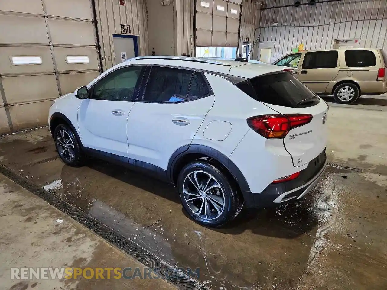2 Фотография поврежденного автомобиля KL4MMESL8MB120546 BUICK ENCORE 2021