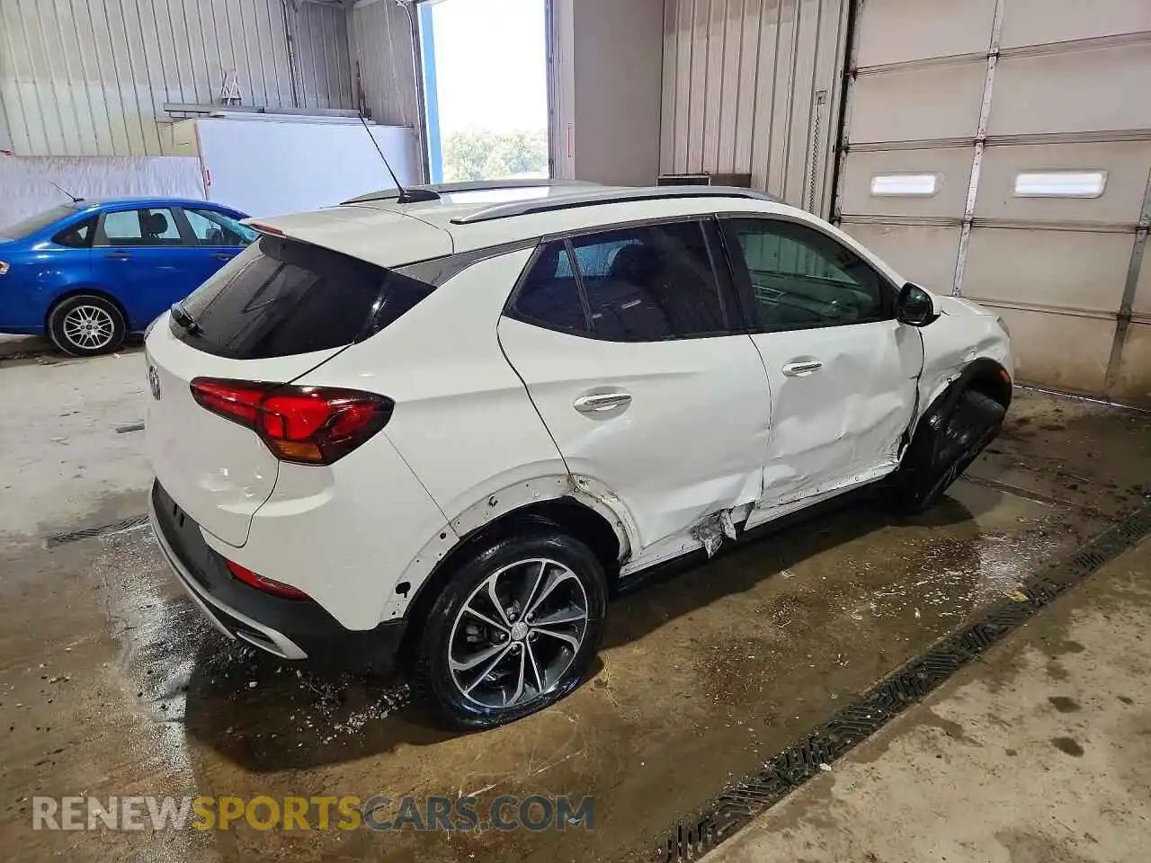 3 Фотография поврежденного автомобиля KL4MMESL8MB120546 BUICK ENCORE 2021