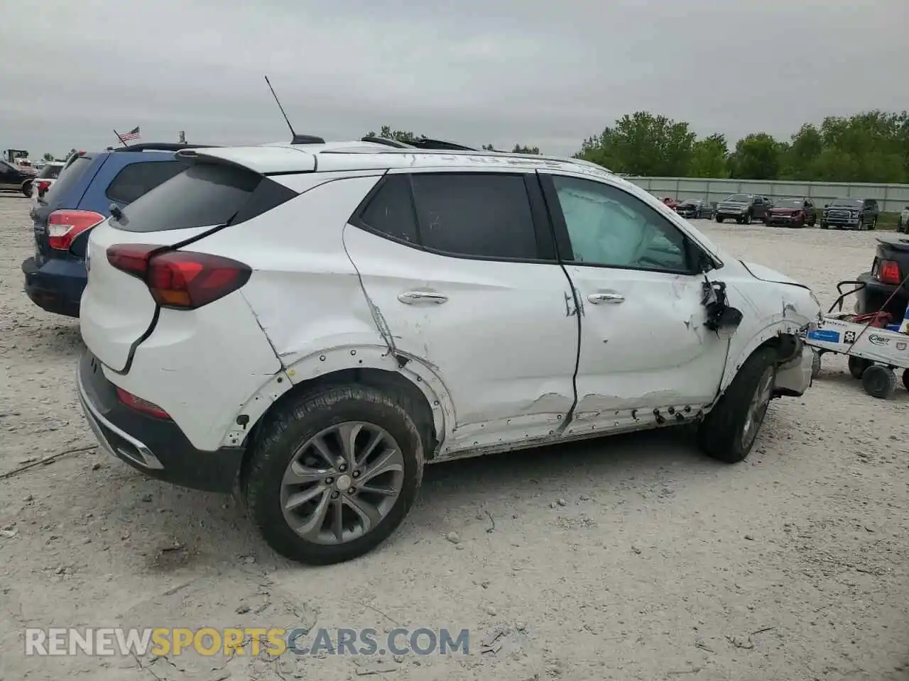 3 Фотография поврежденного автомобиля KL4MMFSL6MB082756 BUICK ENCORE 2021