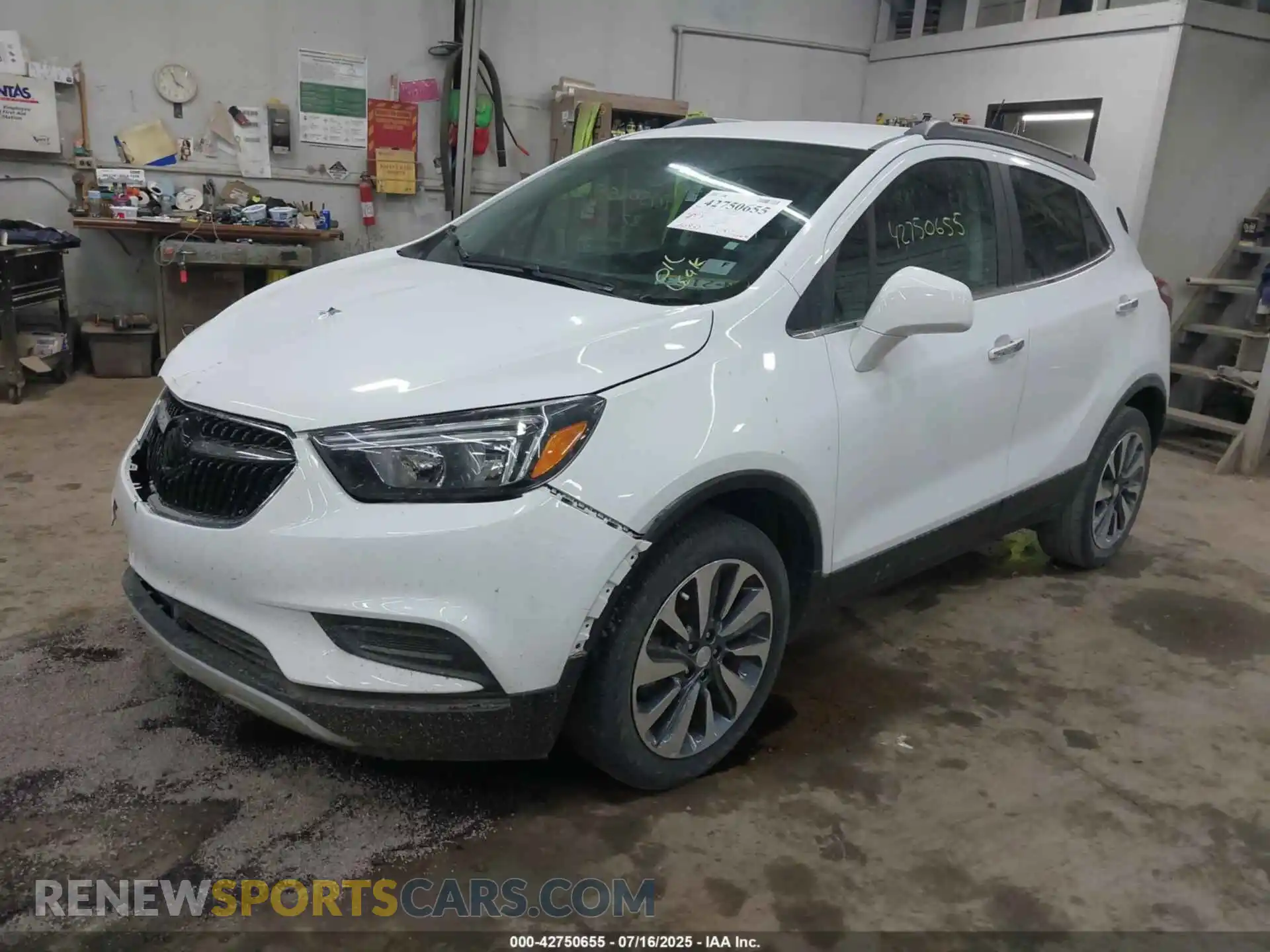 2 fotografías del automóvil dañado KL4CJASM5NB525478 BUICK ENCORE 2022