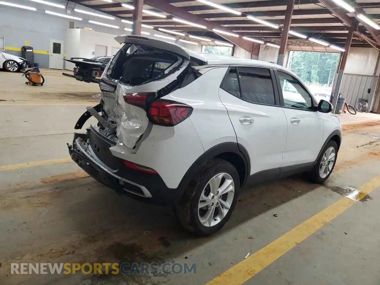 3 Фотография поврежденного автомобиля KL4MMBS27PB084634 BUICK ENCORE 2023
