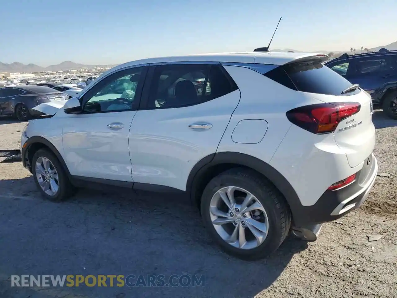 2 fotografías del automóvil dañado KL4MMBS2XPB109350 BUICK ENCORE 2023