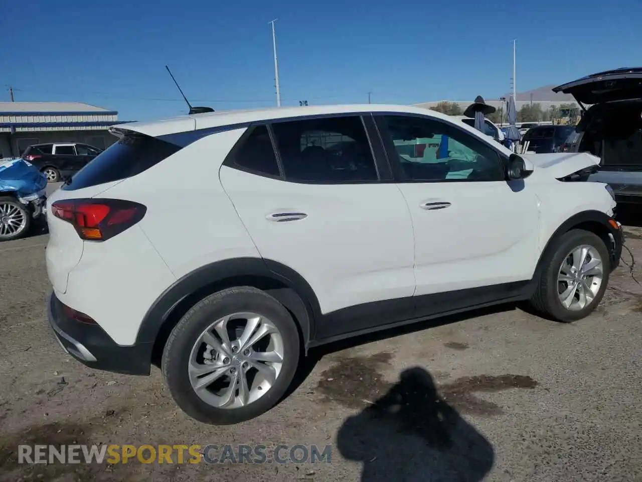 3 fotografías del automóvil dañado KL4MMBS2XPB109350 BUICK ENCORE 2023