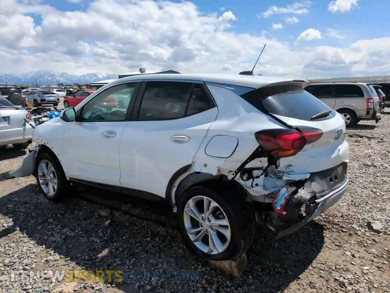2 fotografías del automóvil dañado KL4MMCSL8PB131345 BUICK ENCORE 2023