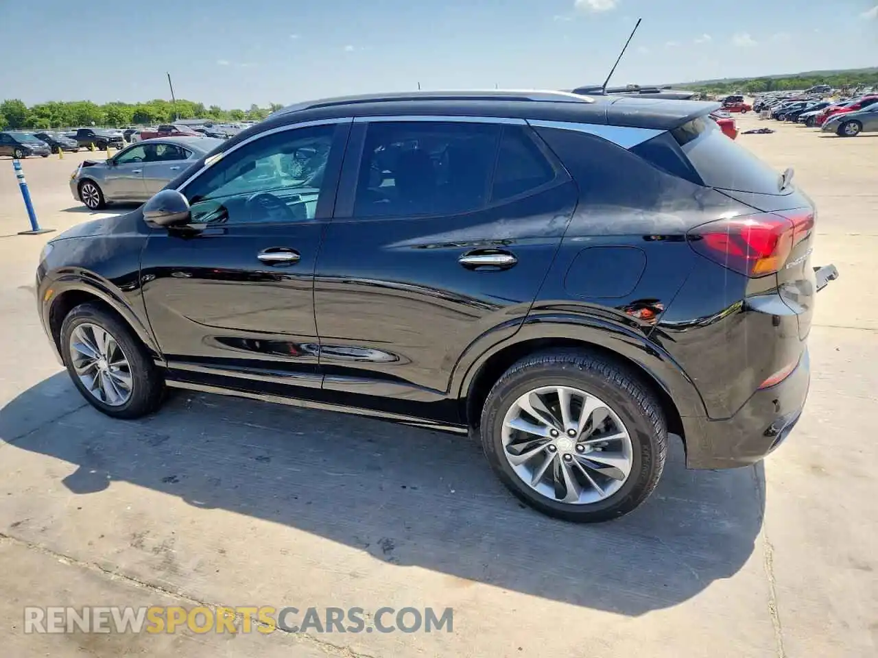 2 fotografías del automóvil dañado KL4MMDS27PB098139 BUICK ENCORE 2023