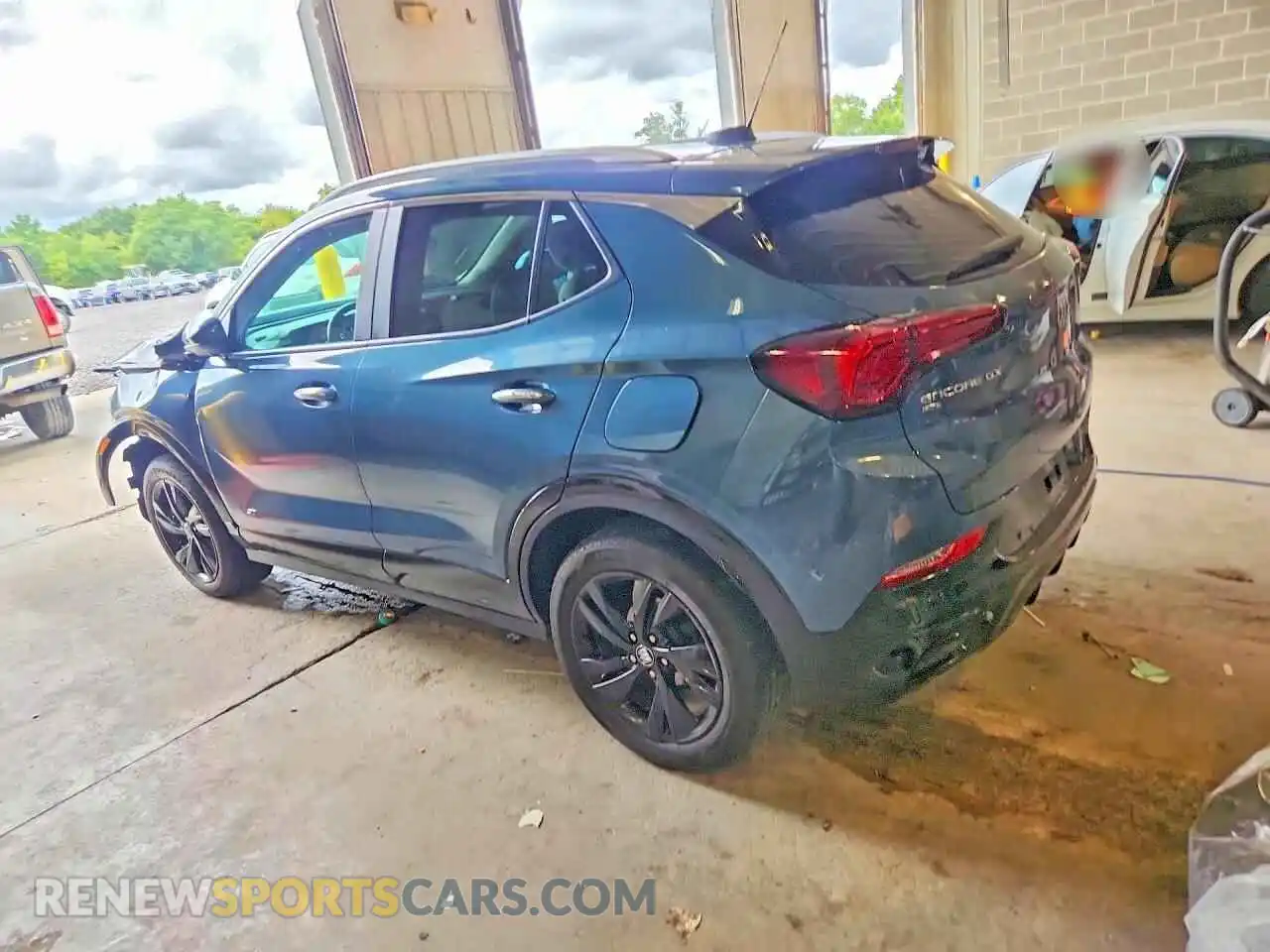 2 fotografías del automóvil dañado KL4AMESLXSB154651 BUICK ENCORE 2025