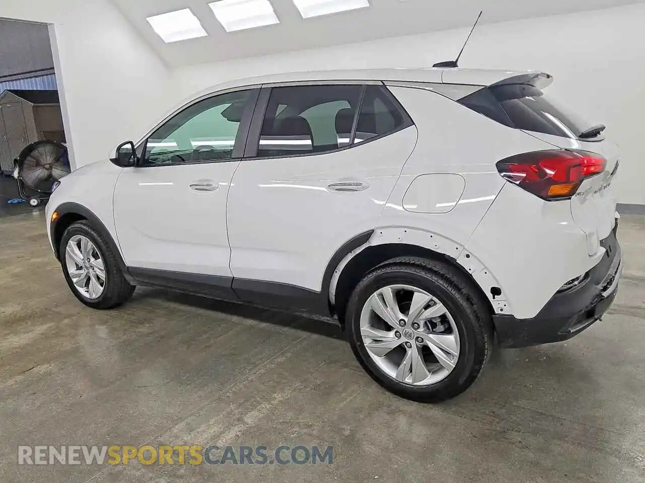 2 fotografías del automóvil dañado KL4AMBSL4TB187211 BUICK ENCORE 2026