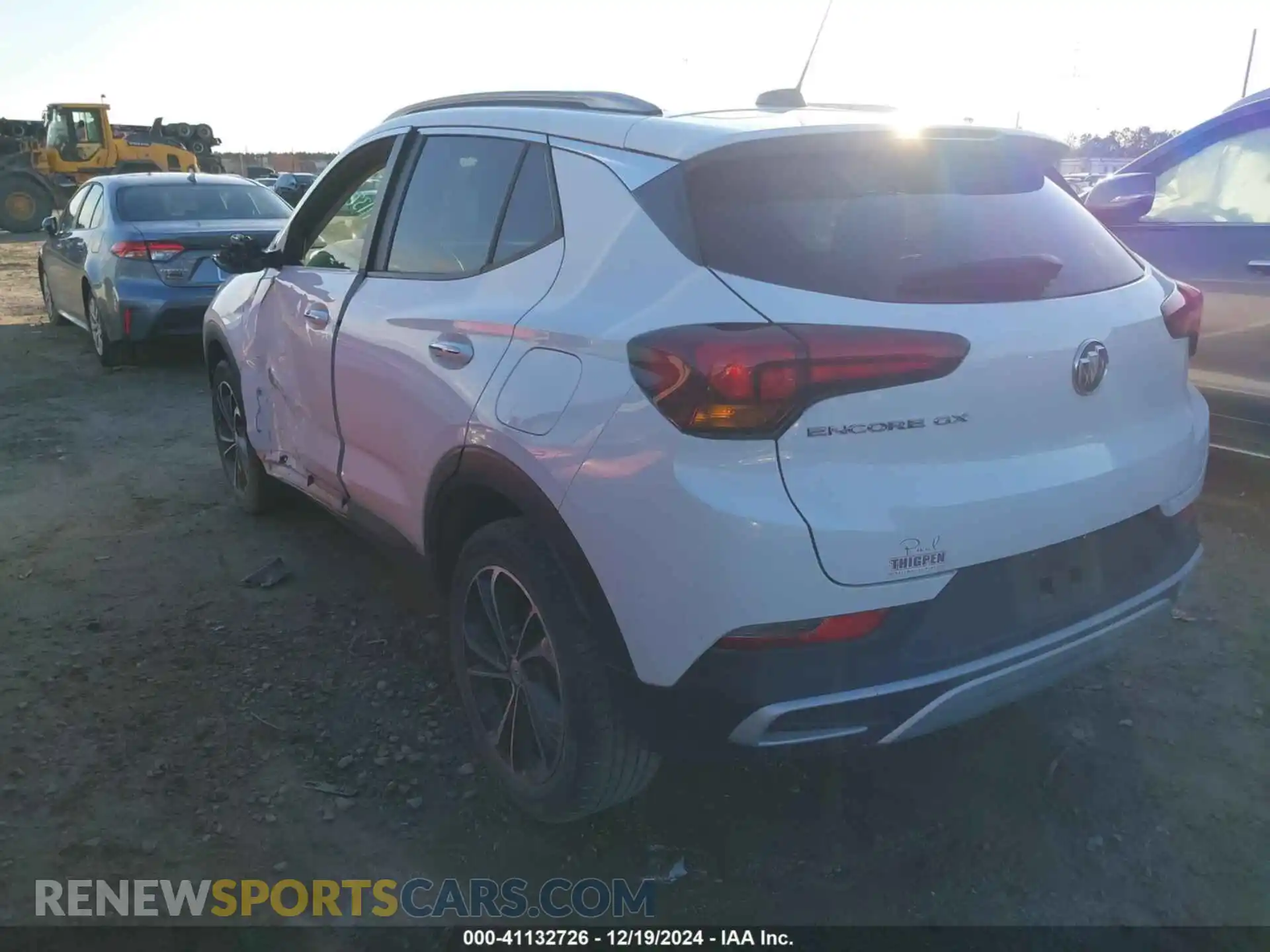 3 Фотография поврежденного автомобиля KL4MMDS25MB133675 BUICK ENCORE GX 2021