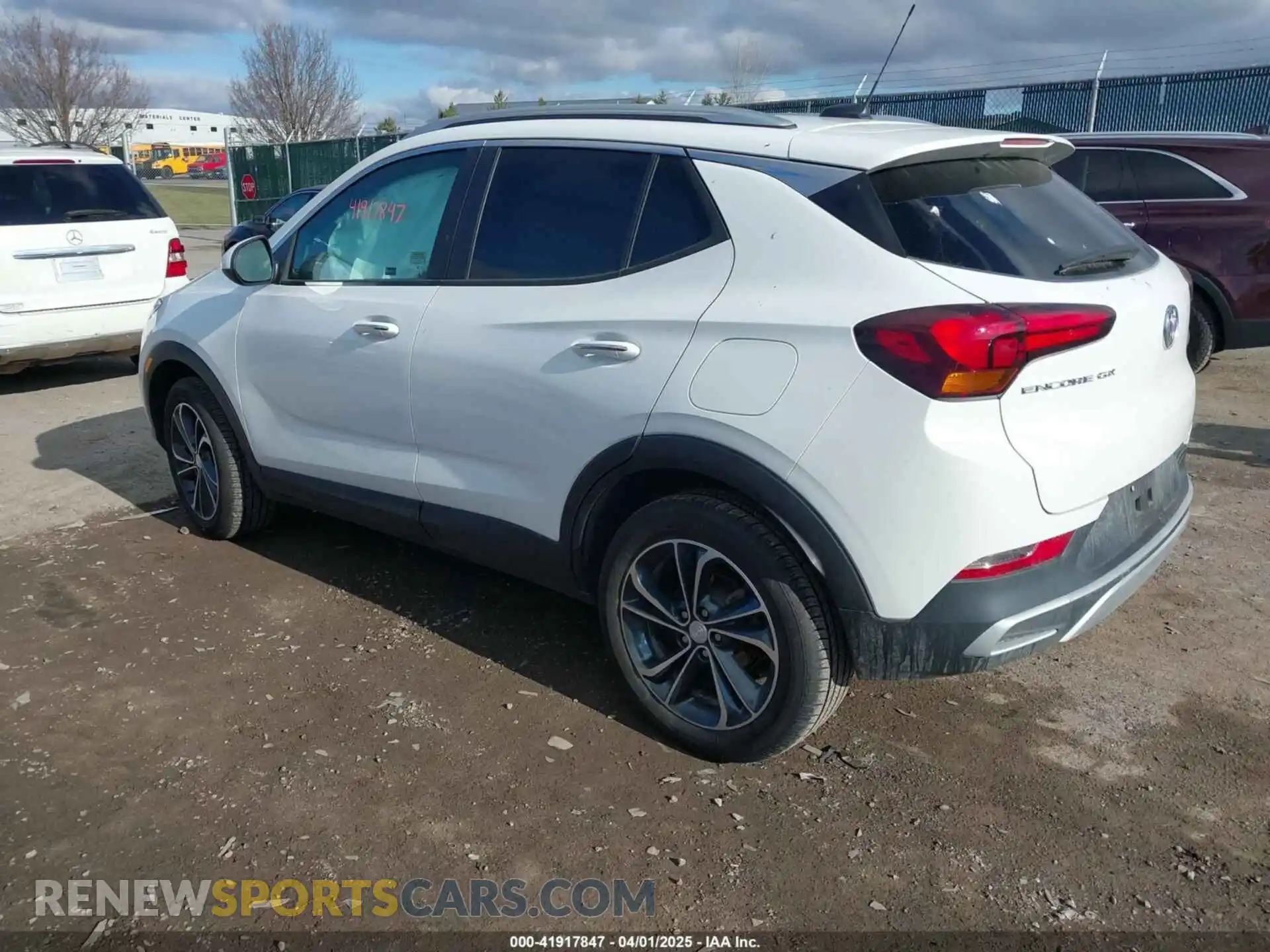 3 Фотография поврежденного автомобиля KL4MMDS25NB121334 BUICK ENCORE GX 2022
