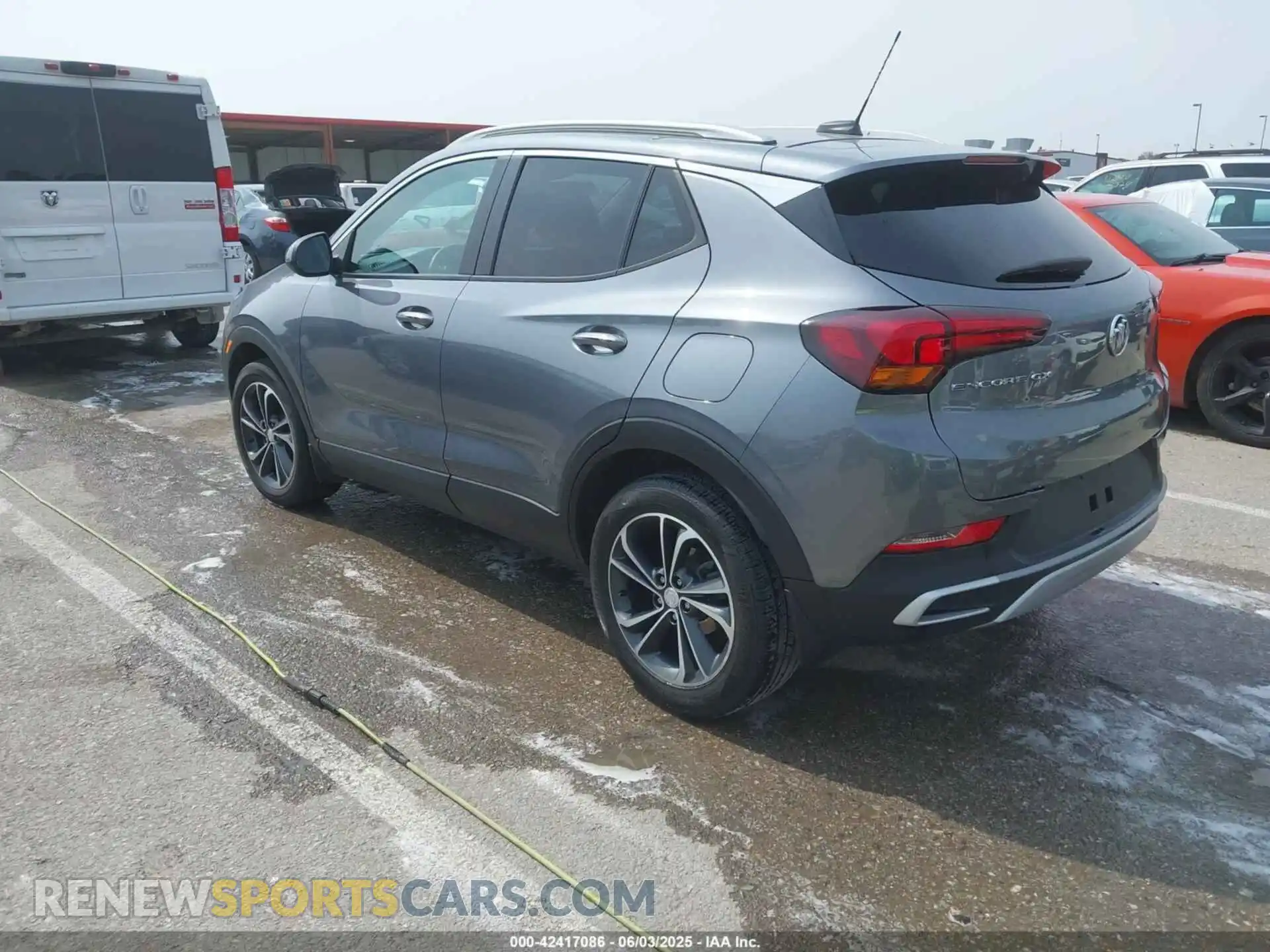 3 Фотография поврежденного автомобиля KL4MMDSL8NB018613 BUICK ENCORE GX 2022