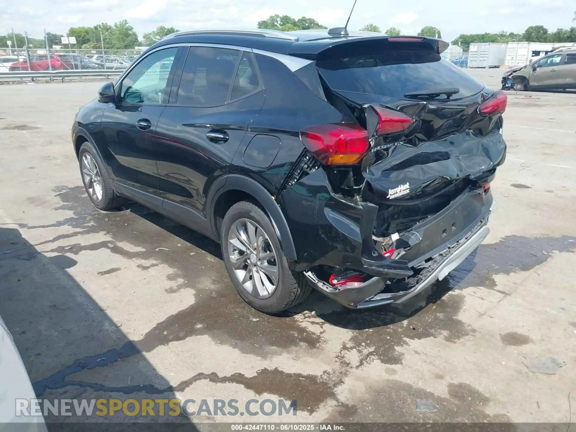 3 Фотография поврежденного автомобиля KL4MMFSL9NB021452 BUICK ENCORE GX 2022