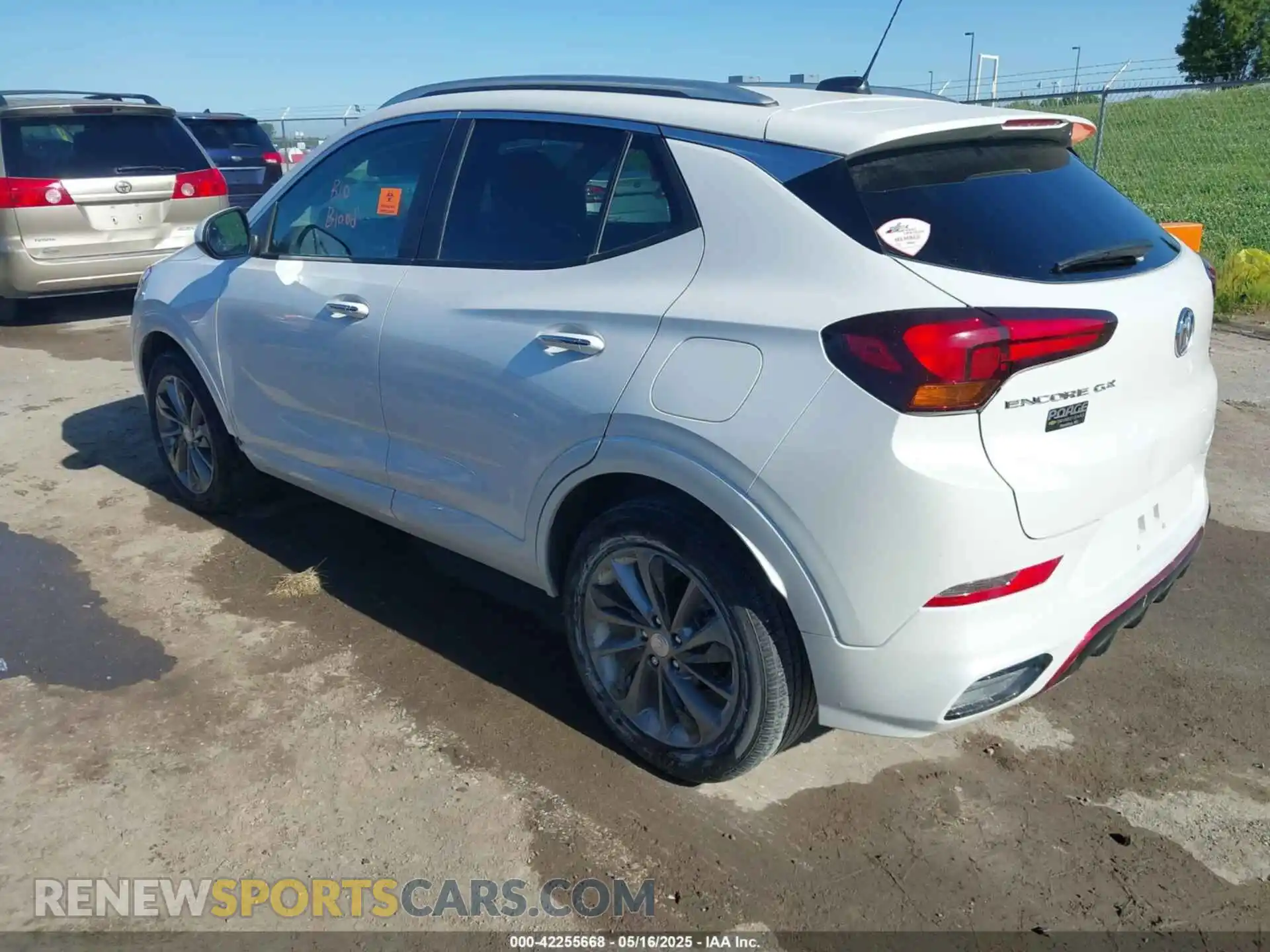 3 Фотография поврежденного автомобиля KL4MMDSL7PB015303 BUICK ENCORE GX 2023