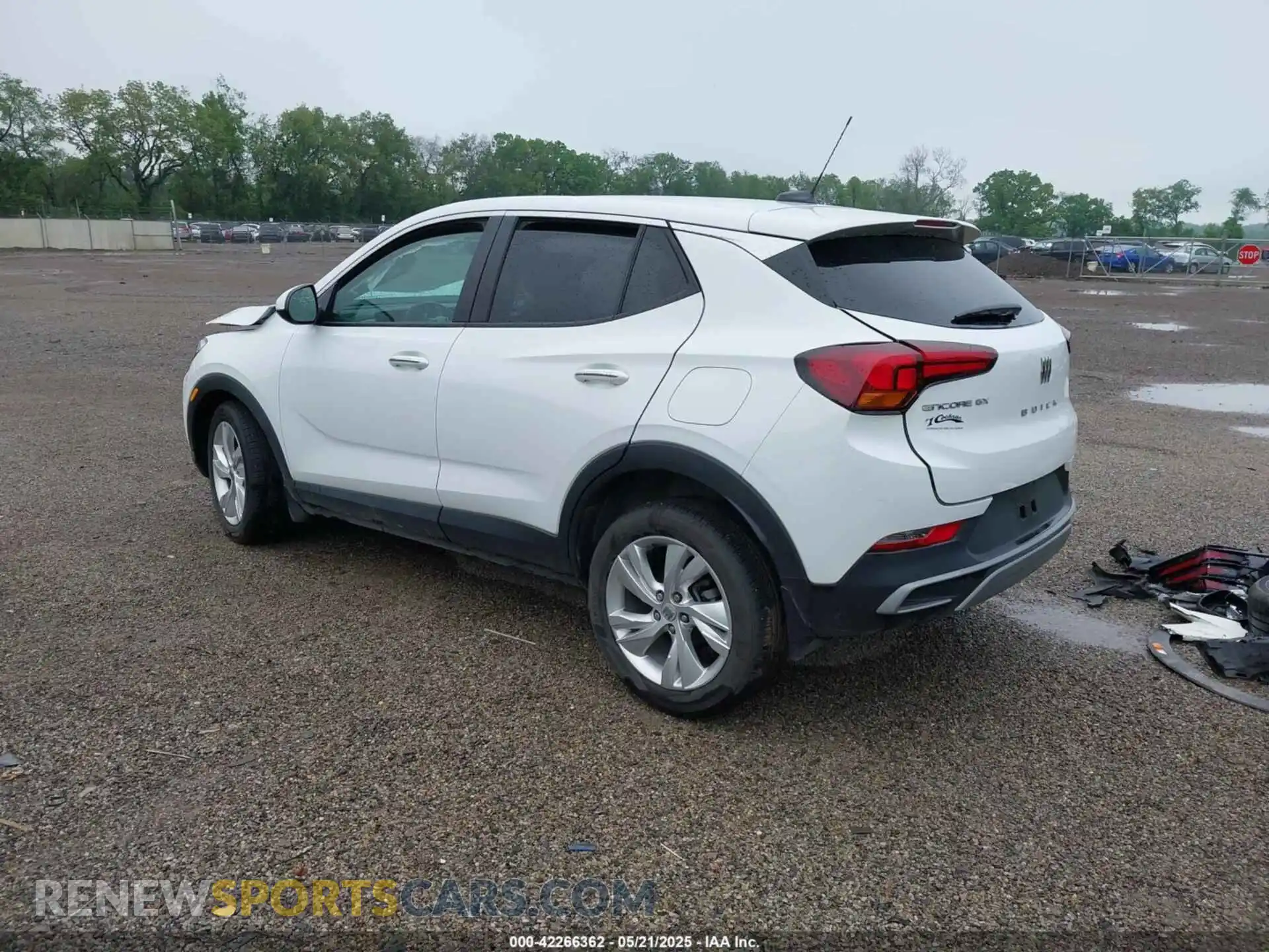 3 Фотография поврежденного автомобиля KL4AMBS23RB135598 BUICK ENCORE GX 2024