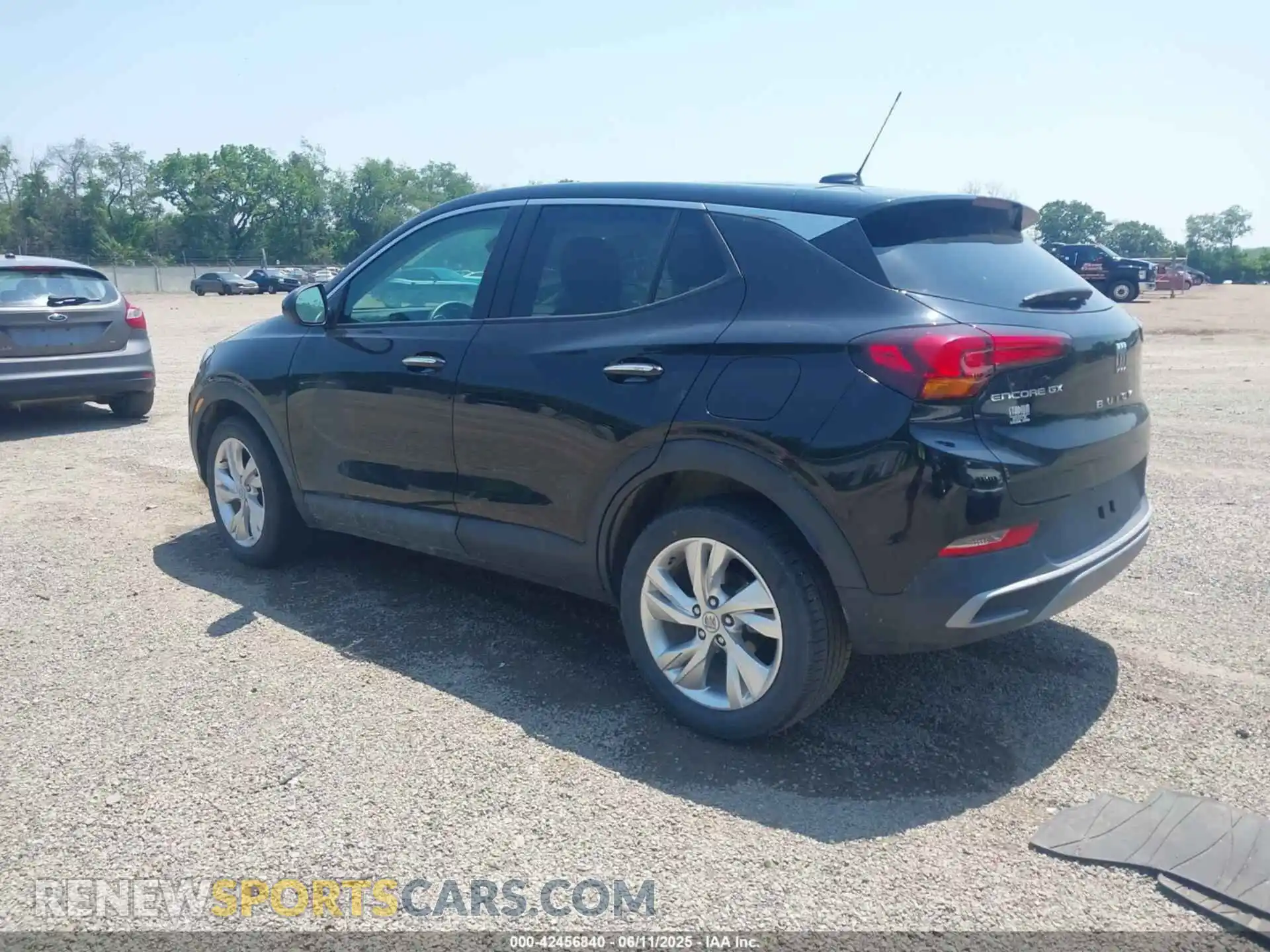 3 fotografías del automóvil dañado KL4AMBSL3RB123105 BUICK ENCORE GX 2024