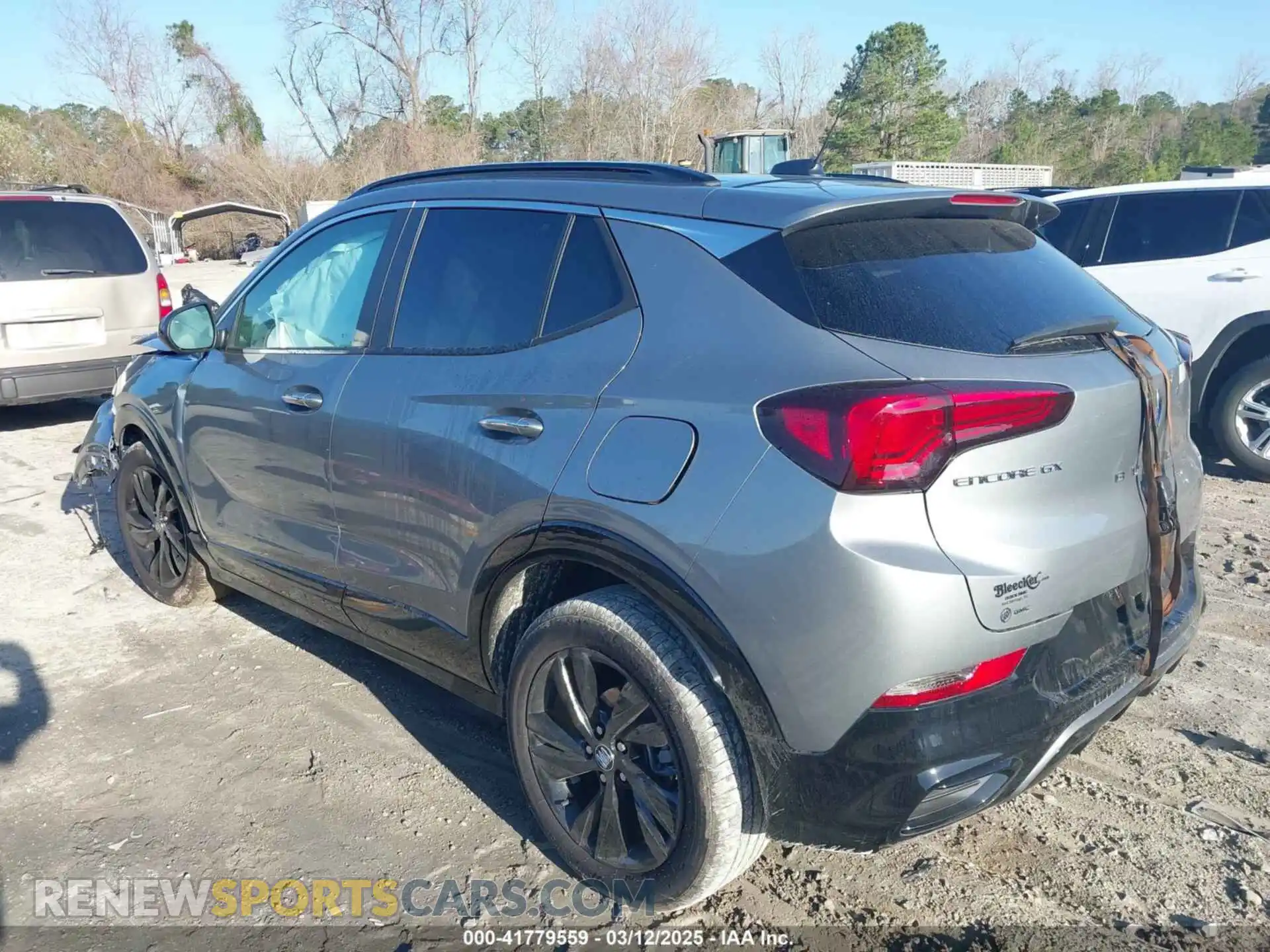 3 Фотография поврежденного автомобиля KL4AMDSL3SB001295 BUICK ENCORE GX 2025