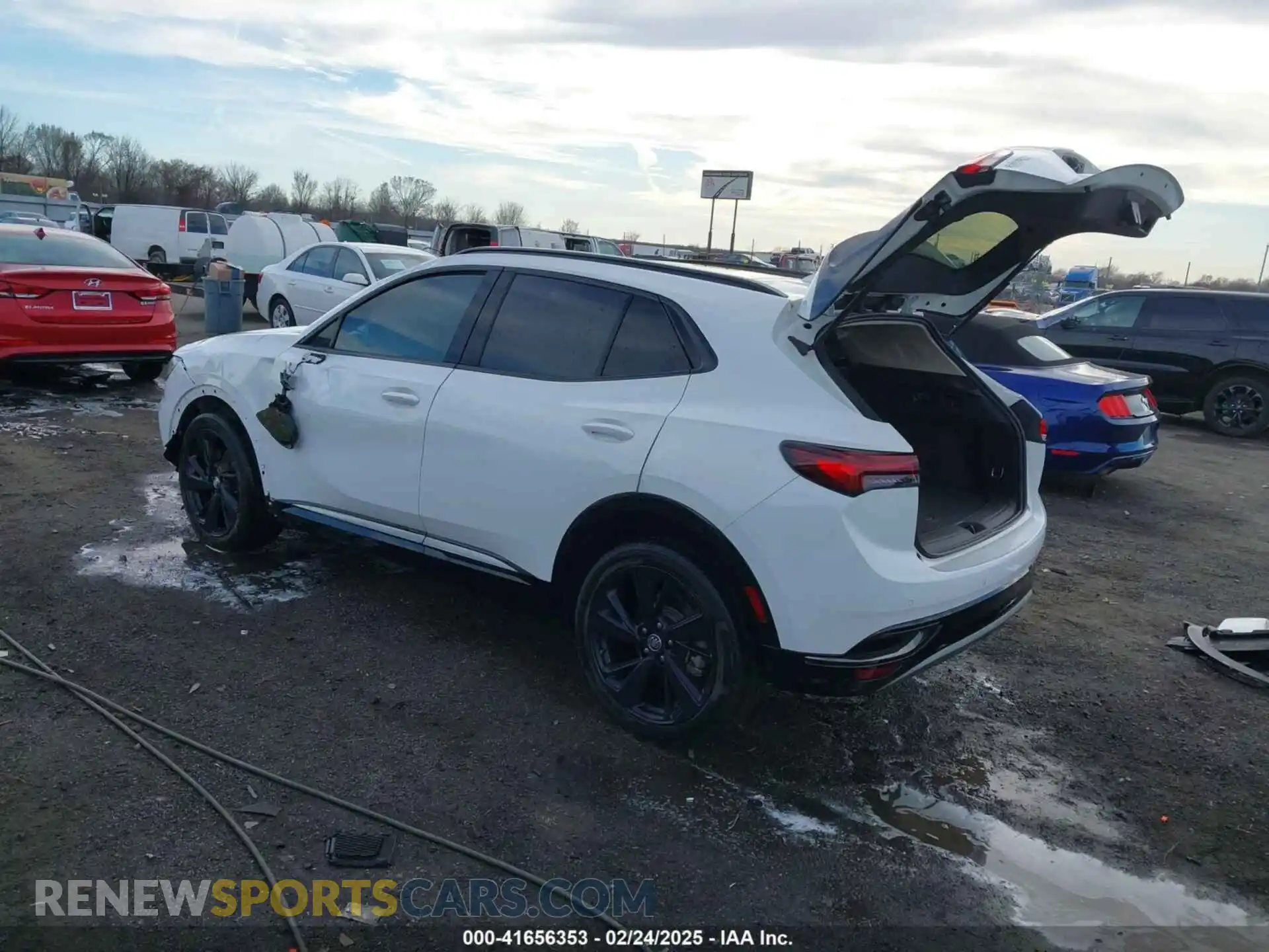 3 fotografías del automóvil dañado LRBAZLR42ND022064 BUICK ENVISION 2022