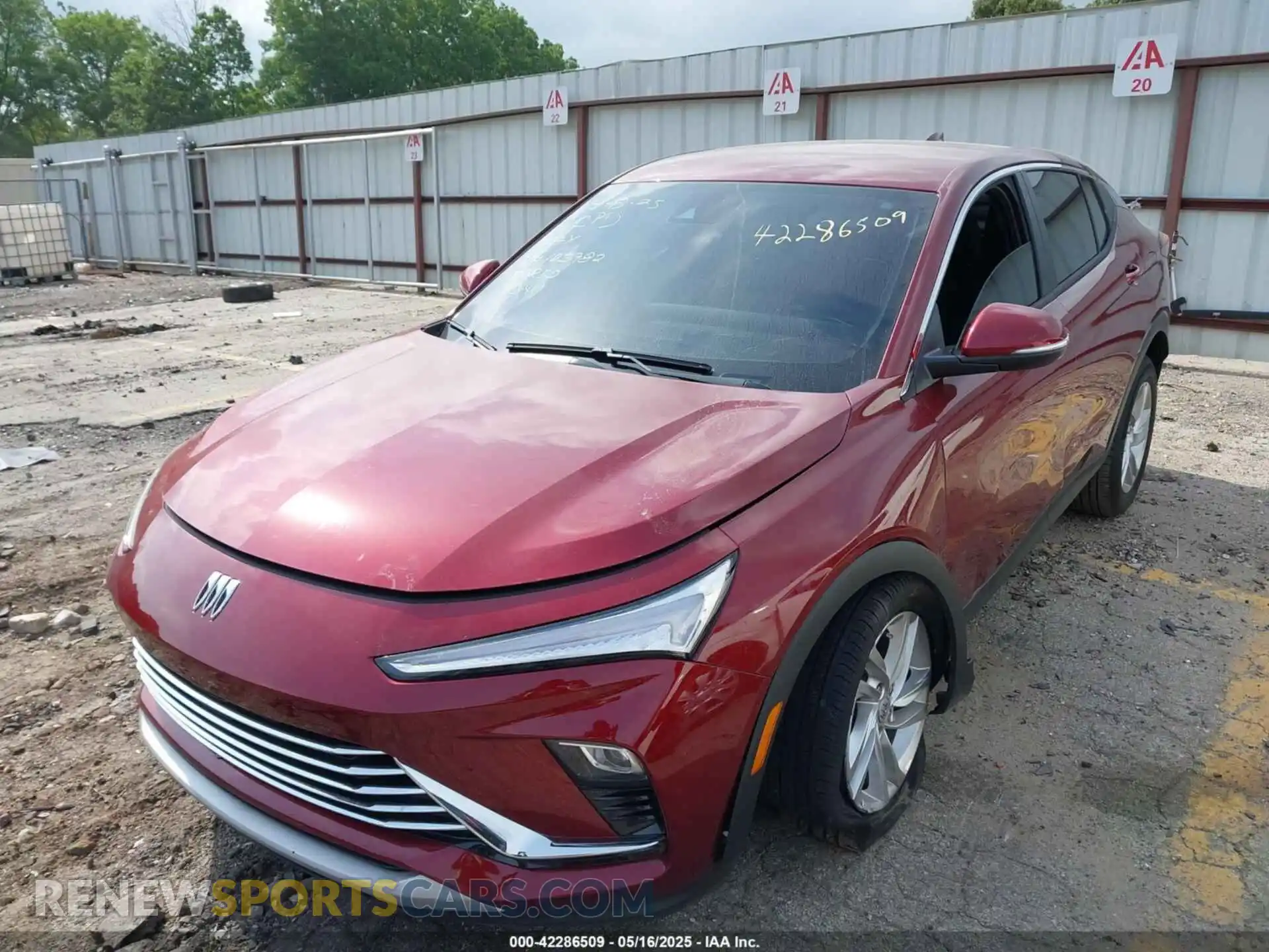 2 fotografías del automóvil dañado KL47LAEP2SB105982 BUICK ENVISTA 2025