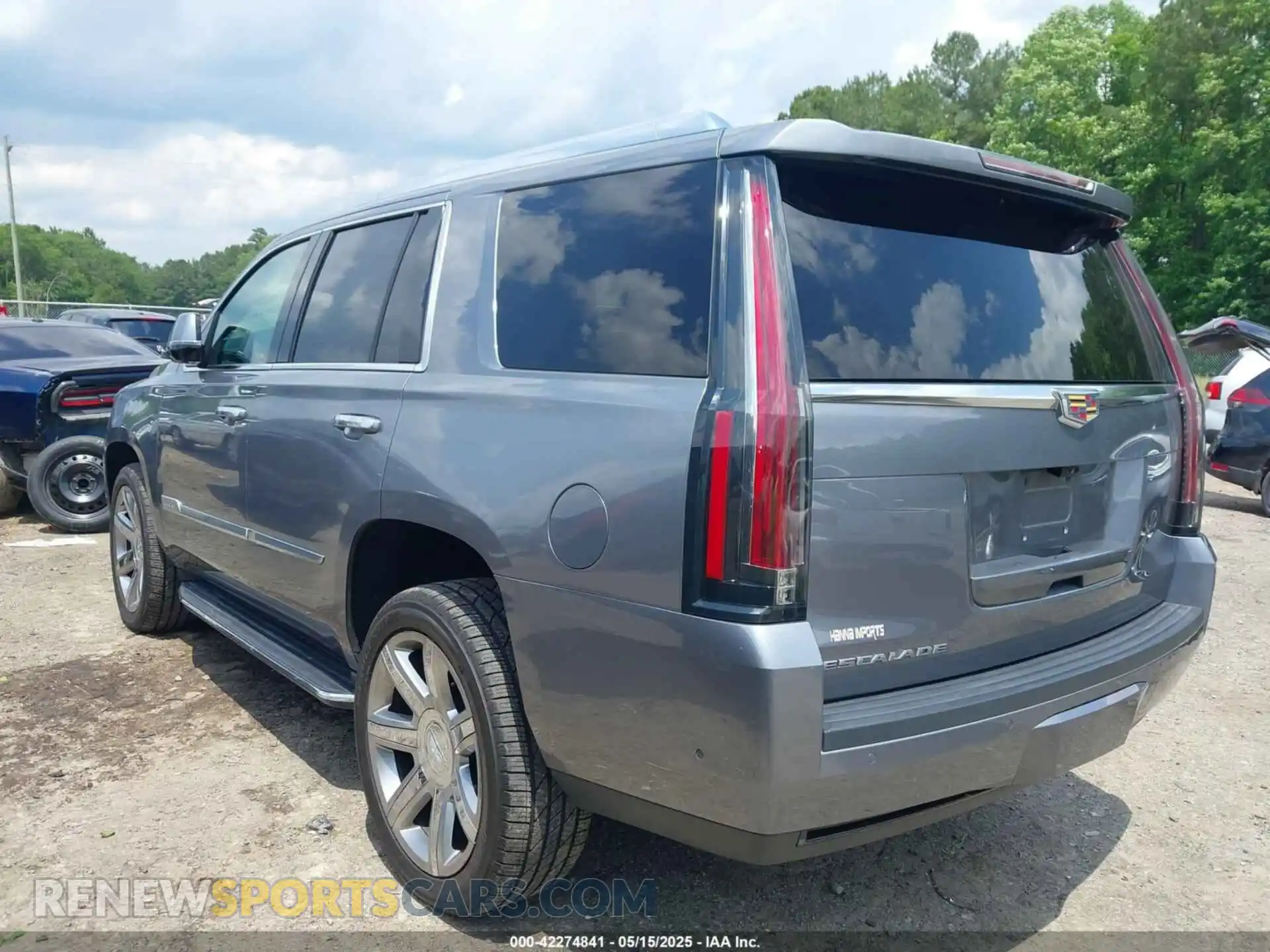 3 Photograph of a damaged car 1GYS3BKJ0LR116410 CADILLAC ESCALADE 2020